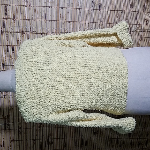 Beautiful Bright Yellow Textured LeLis Sweater with Wooden Buttons Size Medium - Picture 6 of 7